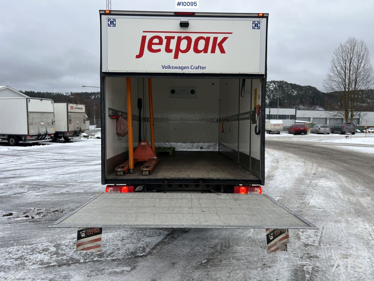 VOLKSWAGEN CRAFTER with tailgate lift - Volymskåp: bild 5 VOLKSWAGEN CRAFTER with tailgate lift - Volymskåp: bild 5