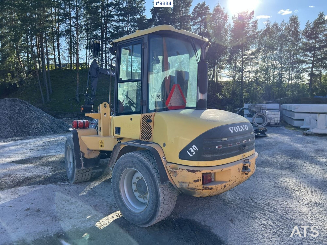 Volvo L30Z Wheel loader with multiple attachments - Hjullastare: bild 4 Volvo L30Z Wheel loader with multiple attachments - Hjullastare: bild 4