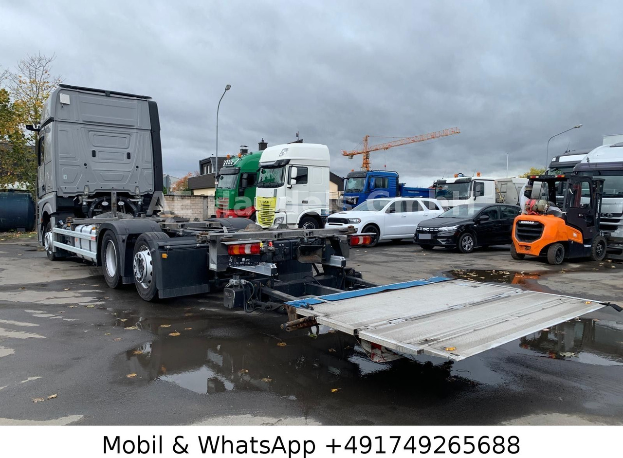 Mercedes-Benz Actros V 2545 GigaSpace BDF LL*Retarder/LBW/L+L - Containerbil/ Växelflak lastbil: bild 3 Mercedes-Benz Actros V 2545 GigaSpace BDF LL*Retarder/LBW/L+L - Containerbil/ Växelflak lastbil: bild 3
