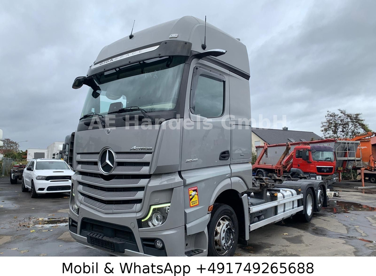 Mercedes-Benz Actros V 2545 GigaSpace BDF LL*Retarder/LBW/L+L - Containerbil/ Växelflak lastbil: bild 1 Mercedes-Benz Actros V 2545 GigaSpace BDF LL*Retarder/LBW/L+L - Containerbil/ Växelflak lastbil: bild 1