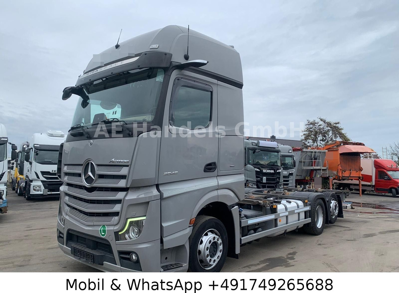Mercedes-Benz Actros V 2545 GigaSpace BDF LL*Retarder/LBW/L+L - Containerbil/ Växelflak lastbil: bild 1 Mercedes-Benz Actros V 2545 GigaSpace BDF LL*Retarder/LBW/L+L - Containerbil/ Växelflak lastbil: bild 1