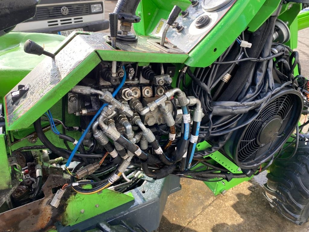 Minilastare Avant M 528 EIPTT /Certificat CE endommagée: bild 15 Minilastare Avant M 528 EIPTT /Certificat CE endommagée: bild 15