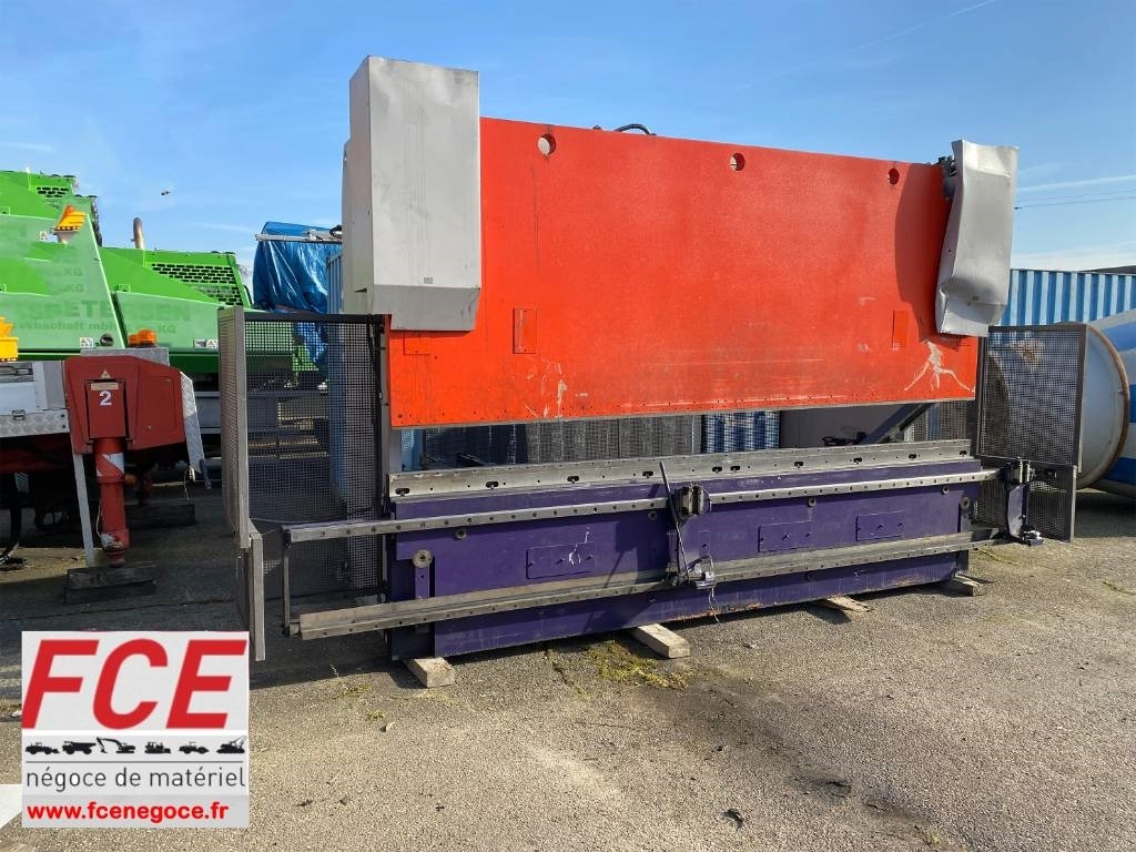 BEYELER Presse/Plieuse PR6 2000KNx4100MM endommagé - Kantpress: bild 1 BEYELER Presse/Plieuse PR6 2000KNx4100MM endommagé - Kantpress: bild 1