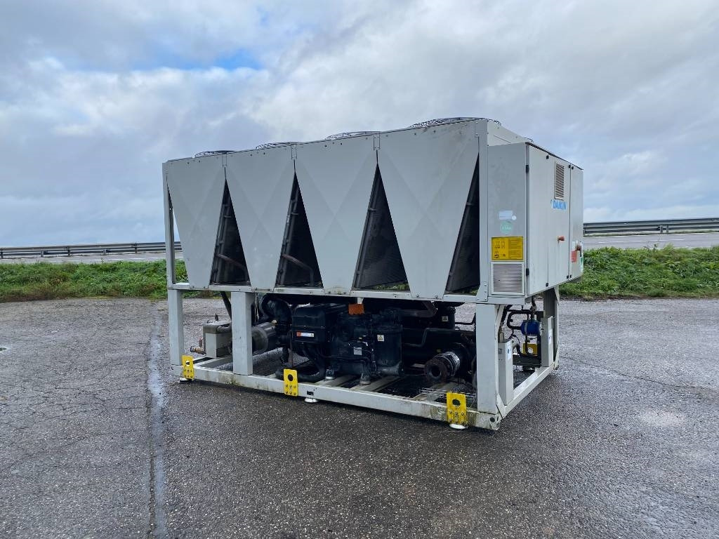 DAKIN Groupe de Climatisation EWAD450STZ-SL B2+OP0 - Byggmaskiner: bild 3 DAKIN Groupe de Climatisation EWAD450STZ-SL B2+OP0 - Byggmaskiner: bild 3