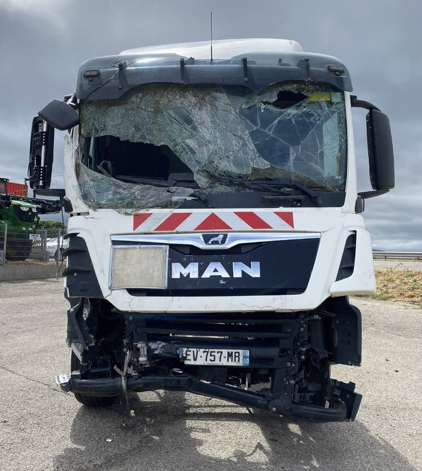MAN TGS 18.320 *VENDU SANS MOTEUR NI BOITE DE VITESSE*  - Chassi lastbil: bild 2 MAN TGS 18.320 *VENDU SANS MOTEUR NI BOITE DE VITESSE*  - Chassi lastbil: bild 2