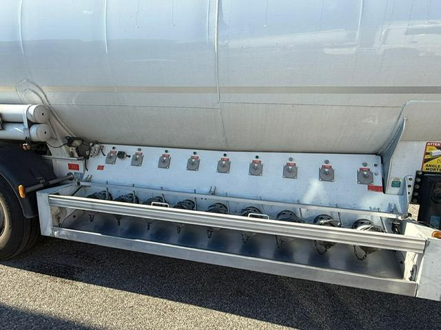 Magyar CITERNE CARBURANT 41000 LITRES 39 T - Tanktrailer: bild 3 Magyar CITERNE CARBURANT 41000 LITRES 39 T - Tanktrailer: bild 3