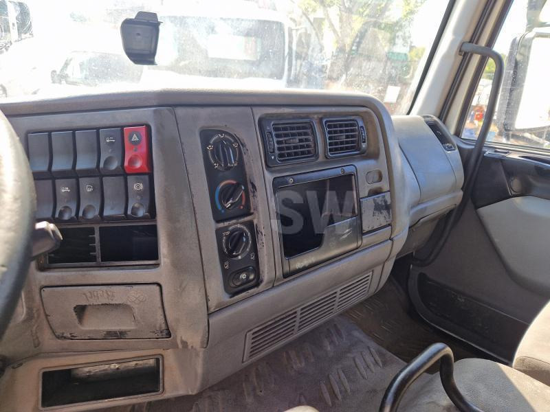 Lastbil med skåp Renault DCI 220: bild 13