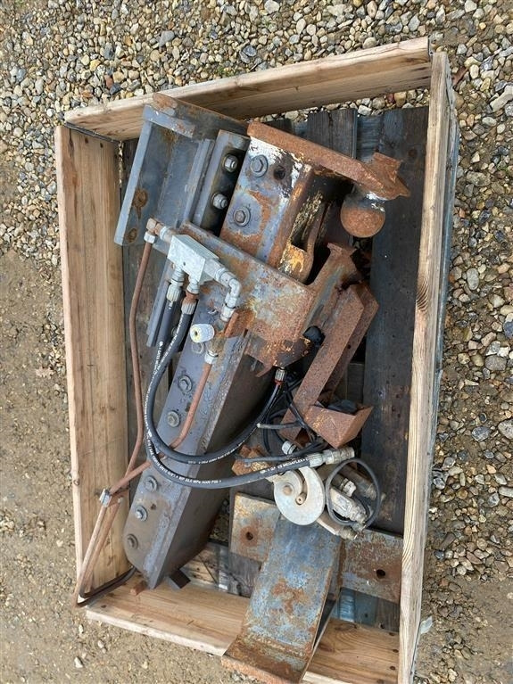 Claas Hitch Kugletræk - Redskapsfäste för Exakthack: bild 1 Claas Hitch Kugletræk - Redskapsfäste för Exakthack: bild 1