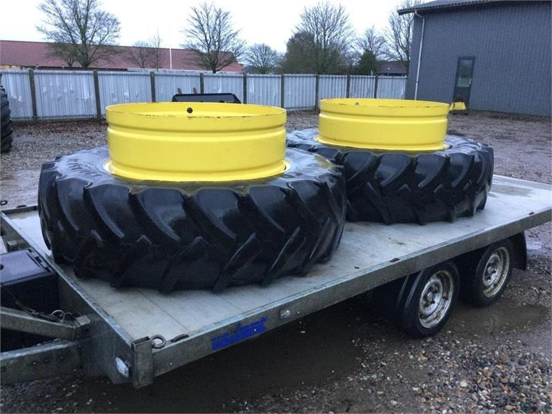 Continental 420/85 R38 - Däck för Lantbruksmaskiner: bild 1 Continental 420/85 R38 - Däck för Lantbruksmaskiner: bild 1