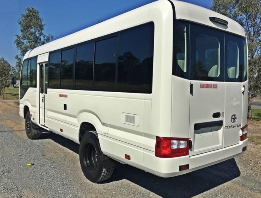 Toyota Coaster 23 SEATS 4x4 4.2L Diesel Manual - Förortsbuss: bild 5 Toyota Coaster 23 SEATS 4x4 4.2L Diesel Manual - Förortsbuss: bild 5