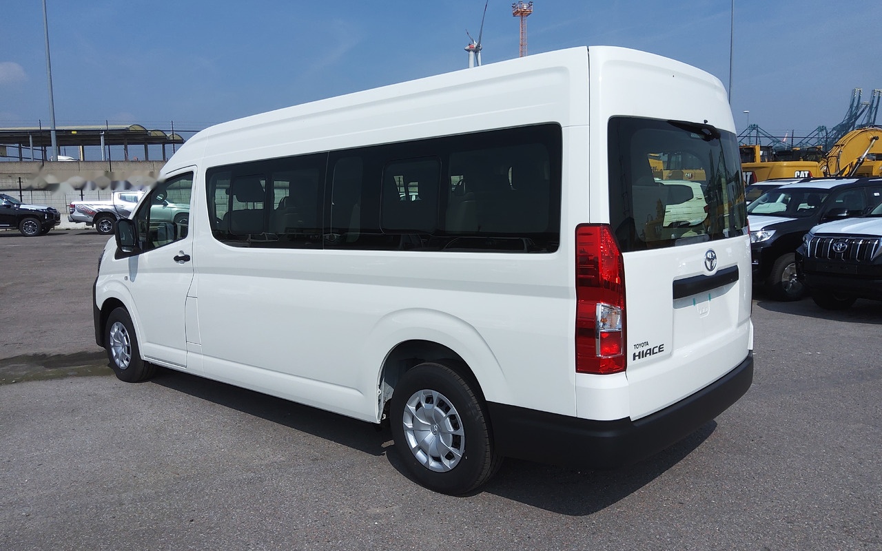 Toyota Hiace HIGH ROOF / TOIT HAUT 2.8L Diesel Manual base - Minibuss, Persontransport: bild 3 Toyota Hiace HIGH ROOF / TOIT HAUT 2.8L Diesel Manual base - Minibuss, Persontransport: bild 3