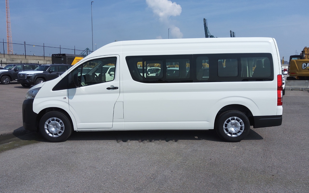 Toyota Hiace HIGH ROOF / TOIT HAUT 2.8L Diesel Manual base - Minibuss, Persontransport: bild 4 Toyota Hiace HIGH ROOF / TOIT HAUT 2.8L Diesel Manual base - Minibuss, Persontransport: bild 4