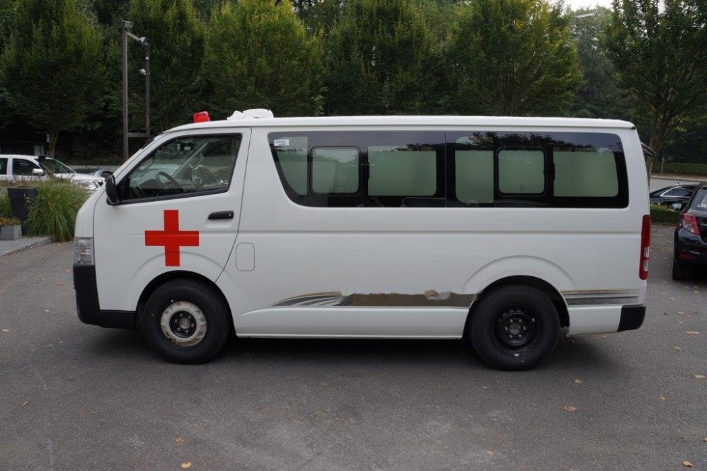 Toyota Hiace STANDARD ROOF ambulance 2.5L Diesel Manual - Minibuss, Persontransport: bild 2 Toyota Hiace STANDARD ROOF ambulance 2.5L Diesel Manual - Minibuss, Persontransport: bild 2