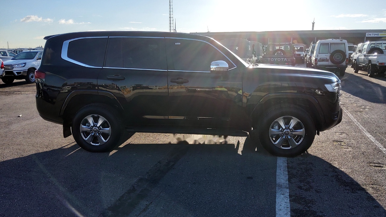 Toyota Land Cruiser 300 V6 VX 7 SEATERS / PLACES 3.5L Petrol Automatic VXVHO - SUV: bild 3 Toyota Land Cruiser 300 V6 VX 7 SEATERS / PLACES 3.5L Petrol Automatic VXVHO - SUV: bild 3