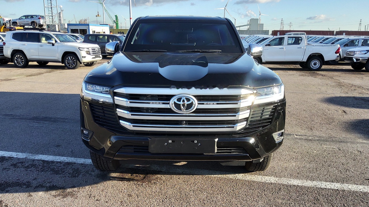 Toyota Land Cruiser 300 V6 VX 7 SEATERS / PLACES 3.5L Petrol Automatic VXVHO - SUV: bild 2 Toyota Land Cruiser 300 V6 VX 7 SEATERS / PLACES 3.5L Petrol Automatic VXVHO - SUV: bild 2