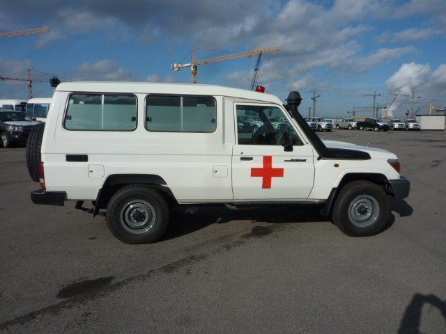Toyota Land Cruiser 78 Metal top hzj 78 ambulance 4.2L Diesel Manual - SUV: bild 5 Toyota Land Cruiser 78 Metal top hzj 78 ambulance 4.2L Diesel Manual - SUV: bild 5