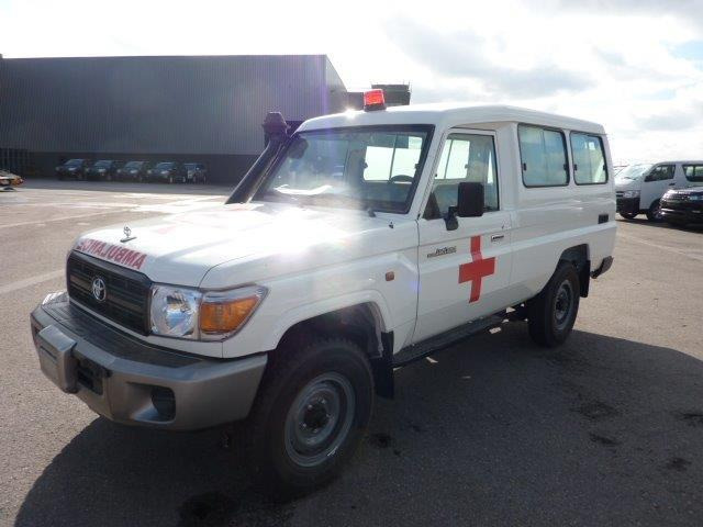 Toyota Land Cruiser 78 Metal top hzj 78 ambulance 4.2L Diesel Manual - SUV: bild 1 Toyota Land Cruiser 78 Metal top hzj 78 ambulance 4.2L Diesel Manual - SUV: bild 1