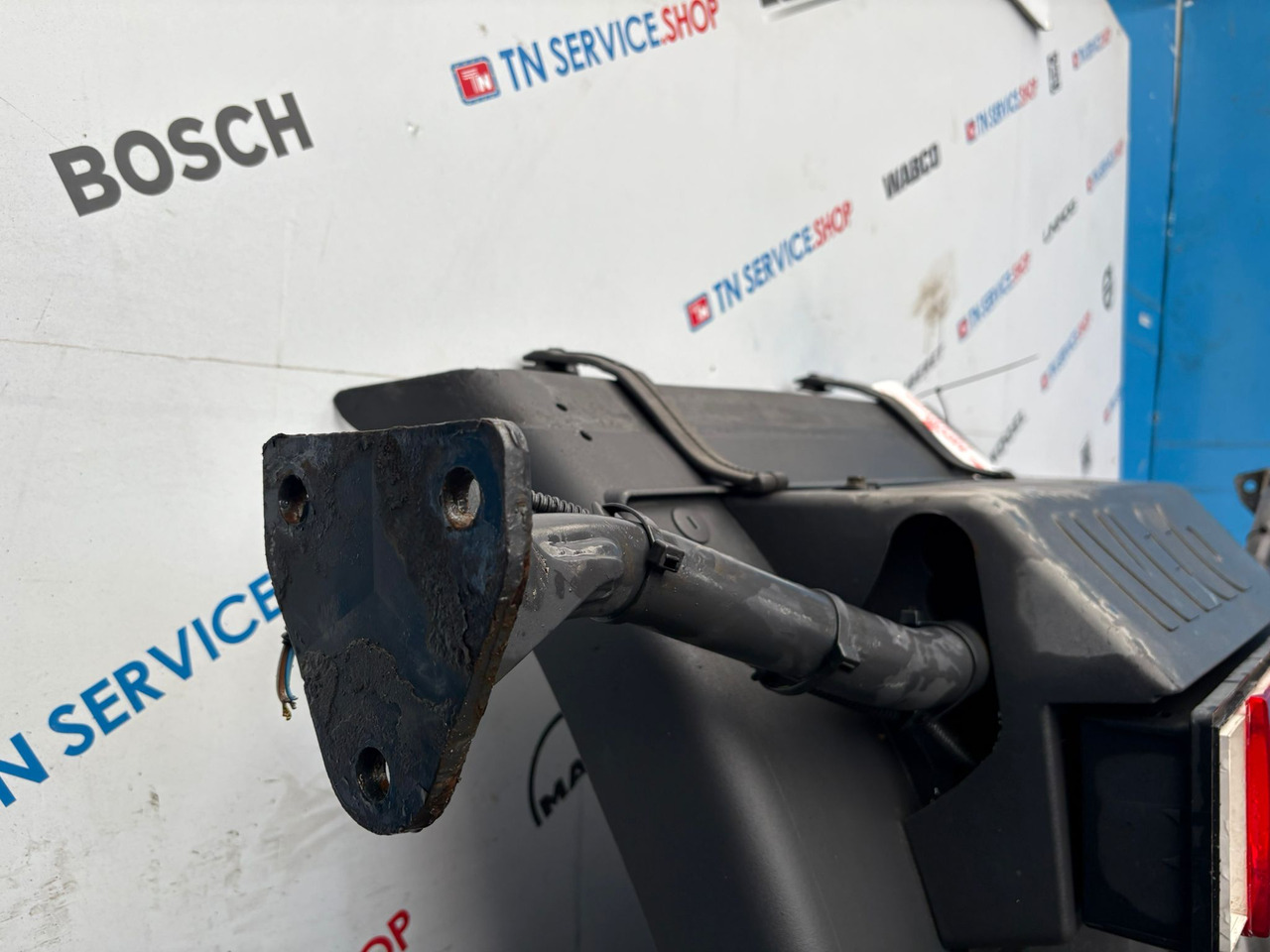 Paraurti posteriore Iveco - Stötfångare för Lastbil: bild 3 Paraurti posteriore Iveco - Stötfångare för Lastbil: bild 3