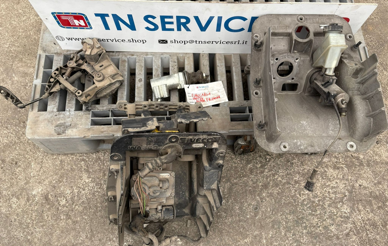 Supporto pedale Frizione IVECO - Pedal för Lastbil: bild 1 Supporto pedale Frizione IVECO - Pedal för Lastbil: bild 1