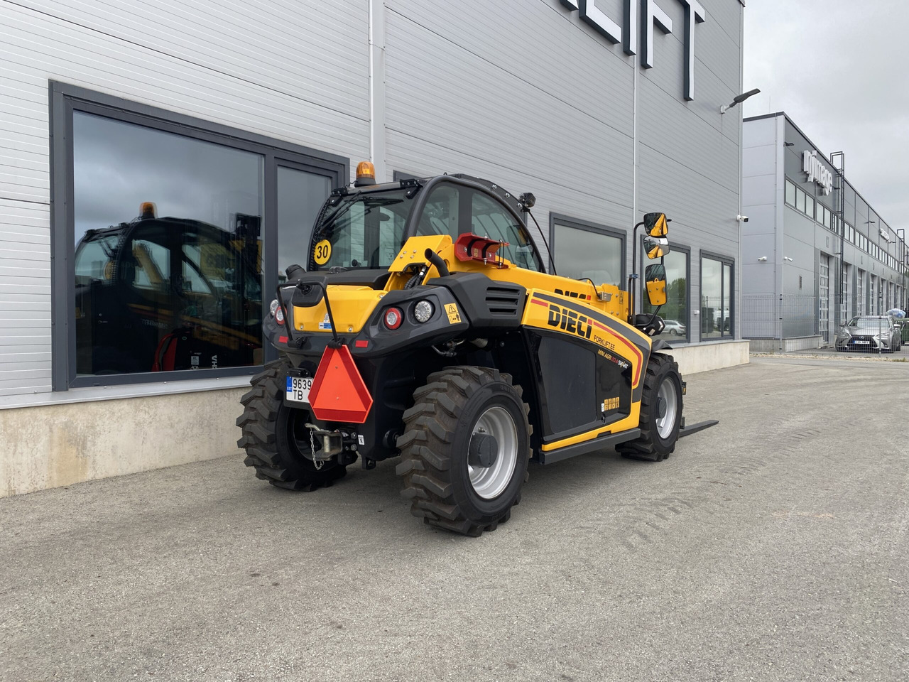 Dieci Mini Agri 20.4 SMART 37 kW - Teleskoplastar: bild 4 Dieci Mini Agri 20.4 SMART 37 kW - Teleskoplastar: bild 4