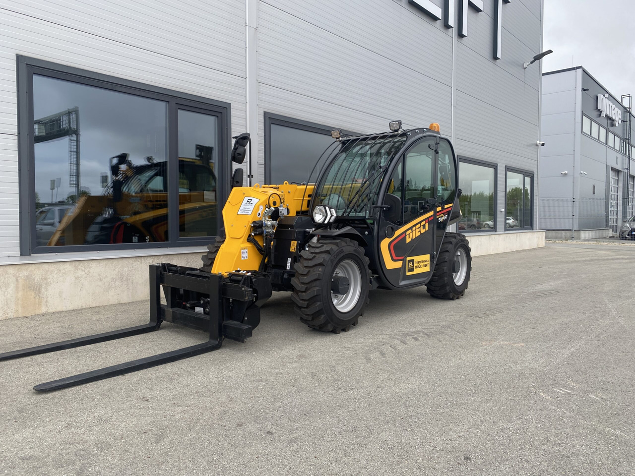 Dieci Mini Agri 20.4 SMART 37 kW - Teleskoplastar: bild 1 Dieci Mini Agri 20.4 SMART 37 kW - Teleskoplastar: bild 1