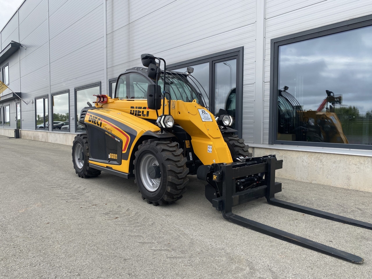 Dieci Mini Agri 20.4 SMART 37 kW - Teleskoplastar: bild 3 Dieci Mini Agri 20.4 SMART 37 kW - Teleskoplastar: bild 3