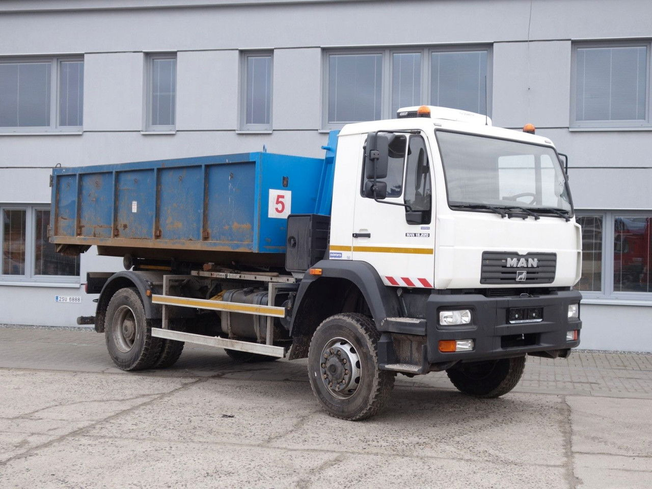 MAN 18.220 4x4 Neue Aufbau 2023 TOP 18.220 4x4 Neue Aufbau 2023 TOP - Containerbil/ Växelflak lastbil, Kranbil: bild 3 MAN 18.220 4x4 Neue Aufbau 2023 TOP 18.220 4x4 Neue Aufbau 2023 TOP - Containerbil/ Växelflak lastbil, Kranbil: bild 3