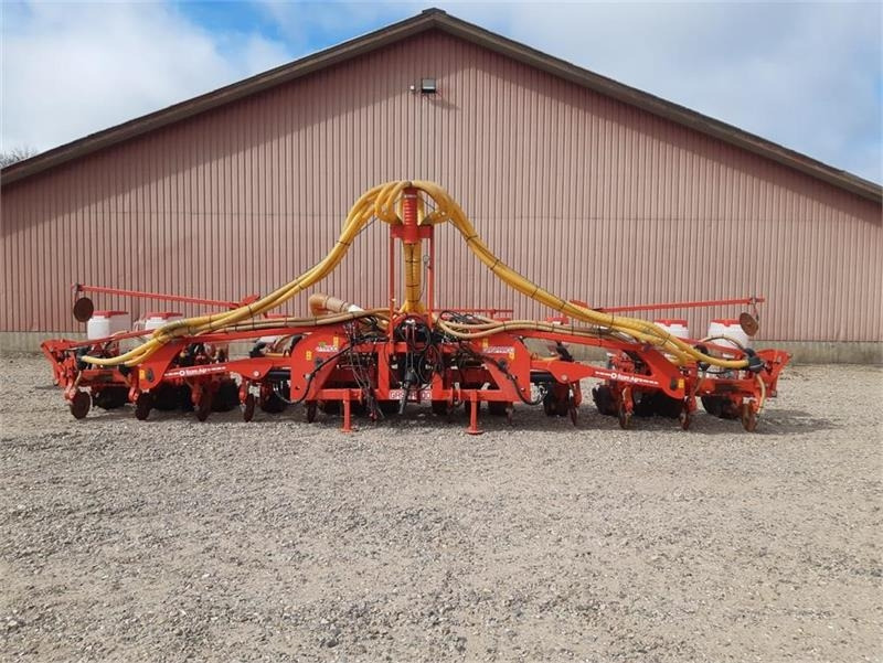 Maschio Gaspardo Manta XL 12 rk med PA1 fronttank - Såmaskin: bild 3 Maschio Gaspardo Manta XL 12 rk med PA1 fronttank - Såmaskin: bild 3