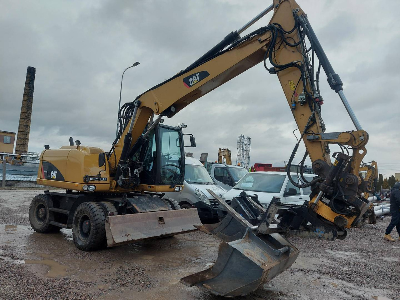 CAT M313D - Grävmaskin på däck: bild 2 CAT M313D - Grävmaskin på däck: bild 2