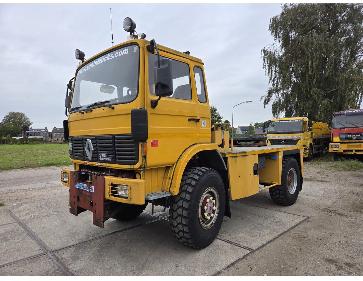 RENAULT M170 4x4 TRACTOR UNIT FULL SPRING SUSPENSION VERY LOW MILEAGE - Dragbil: bild 1 RENAULT M170 4x4 TRACTOR UNIT FULL SPRING SUSPENSION VERY LOW MILEAGE - Dragbil: bild 1
