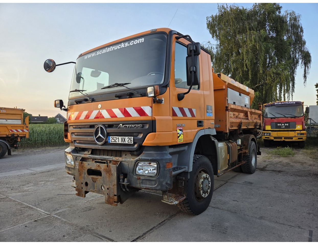 MERCEDES ACTROS 1836 4X4 TIPPER possible to buy with salt spreader - Tippbil lastbil: bild 1 MERCEDES ACTROS 1836 4X4 TIPPER possible to buy with salt spreader - Tippbil lastbil: bild 1