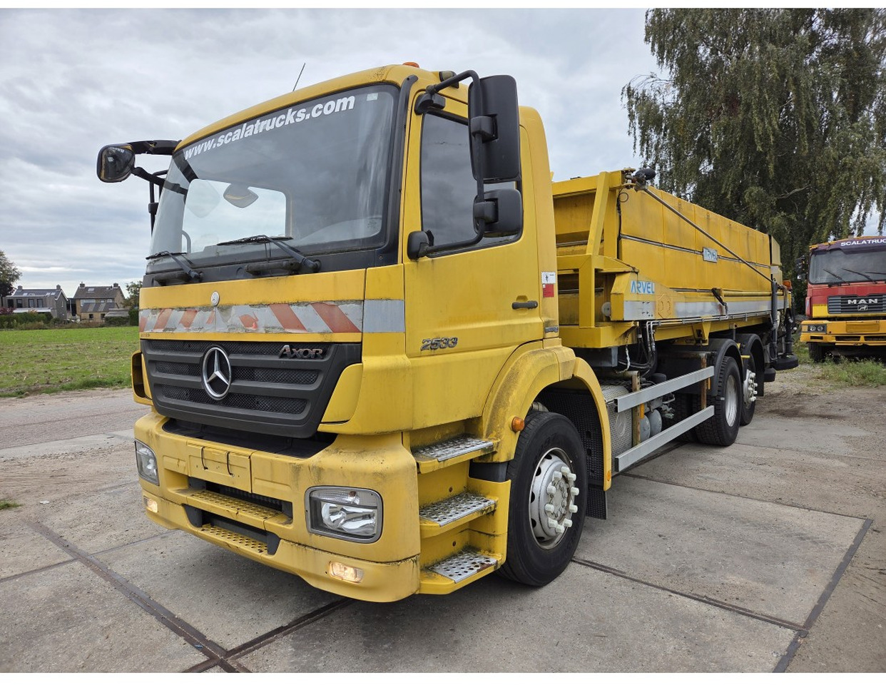MERCEDES AXOR 2533 6X2 CHASSIS LOW MILEAGE - Chassi lastbil, Plogbil: bild 1 MERCEDES AXOR 2533 6X2 CHASSIS LOW MILEAGE - Chassi lastbil, Plogbil: bild 1