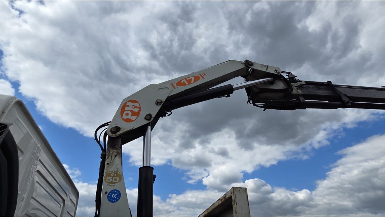 VOLVO FM 330 FLATBED 4X2 PM 17 LC 17 TON - Flakbil, Kranbil: bild 5 VOLVO FM 330 FLATBED 4X2 PM 17 LC 17 TON - Flakbil, Kranbil: bild 5