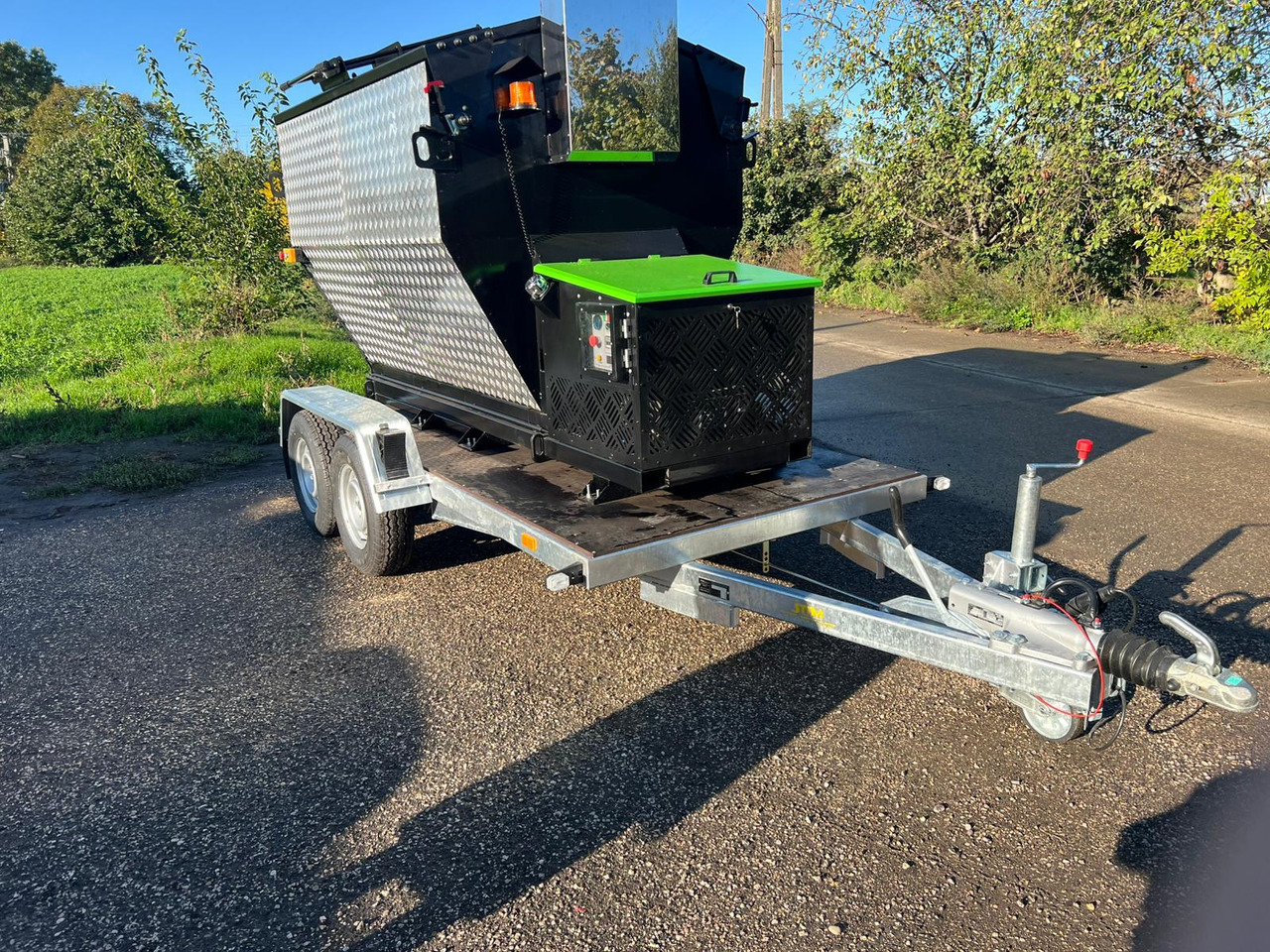 TICAB Asphalt Hot Box  from the Manufacturer for 2,8 t,  termiskais bunkurs asfaltam HB-2 - Asfaltmaskin: bild 1 TICAB Asphalt Hot Box  from the Manufacturer for 2,8 t,  termiskais bunkurs asfaltam HB-2 - Asfaltmaskin: bild 1