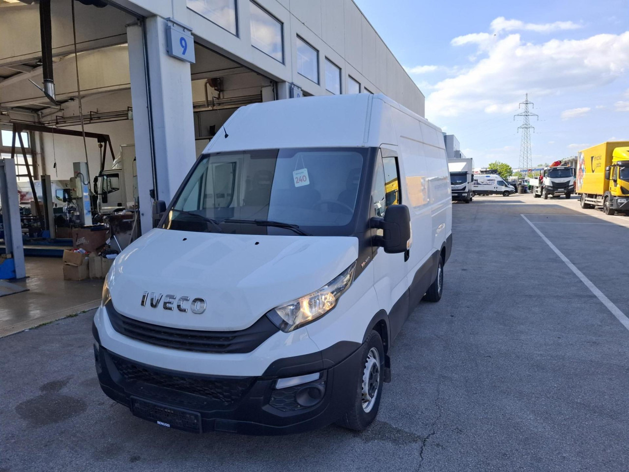 IVECO Daily 35S14V - Persontransport: bild 1 IVECO Daily 35S14V - Persontransport: bild 1