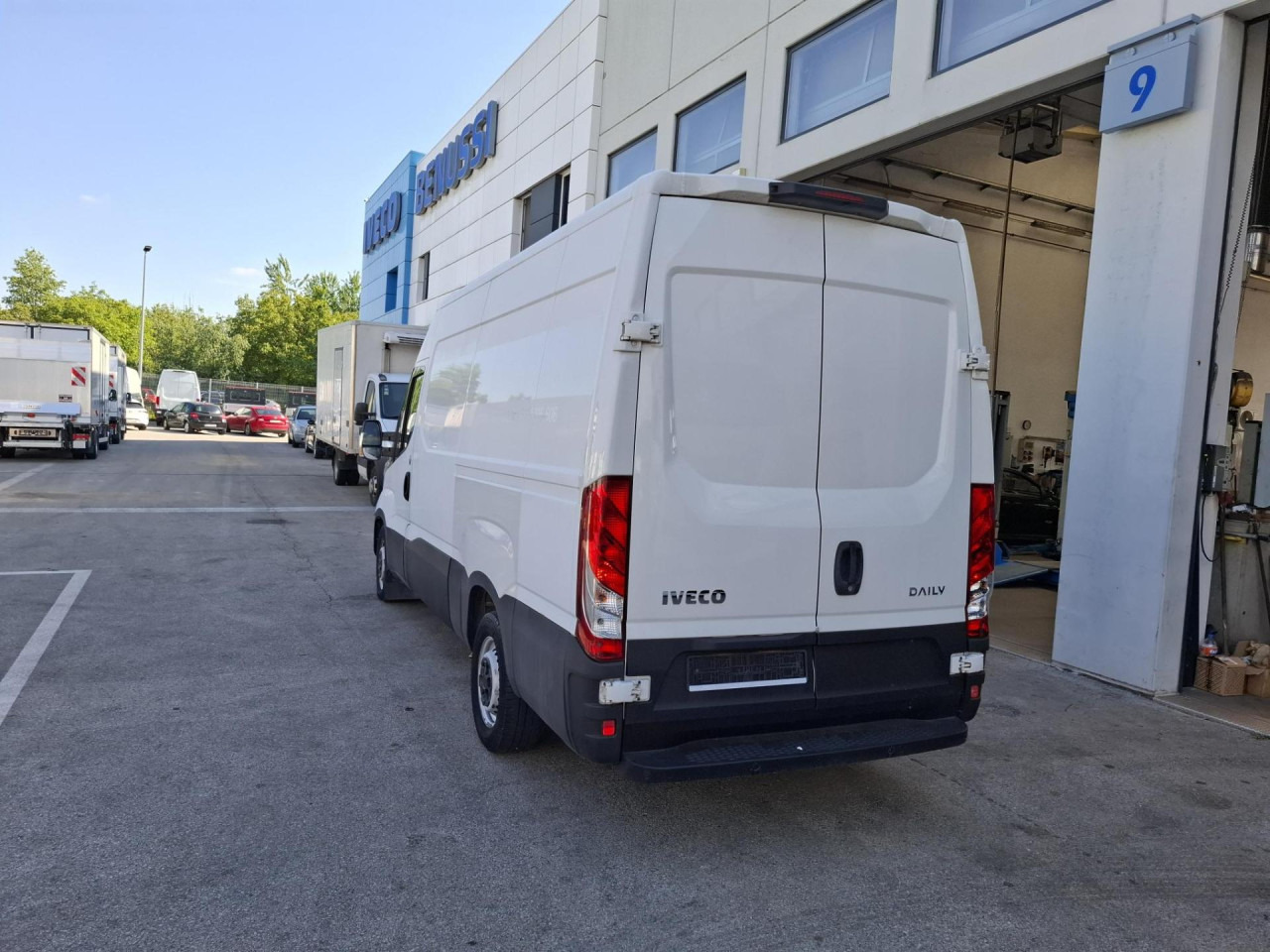 IVECO Daily 35S14V - Persontransport: bild 3 IVECO Daily 35S14V - Persontransport: bild 3