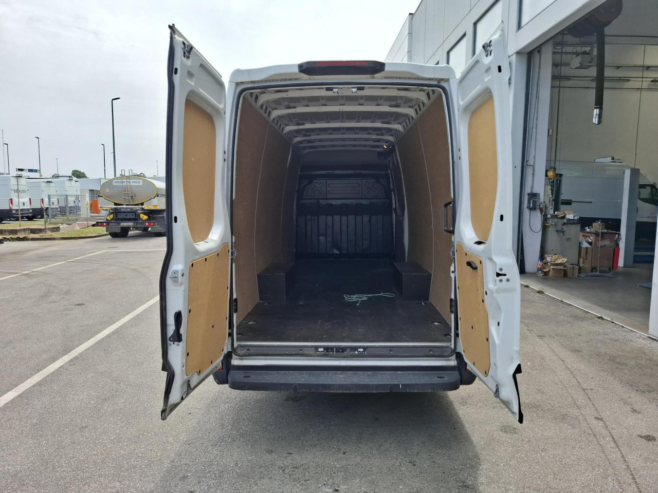 IVECO Daily 35S16V - Persontransport: bild 5 IVECO Daily 35S16V - Persontransport: bild 5
