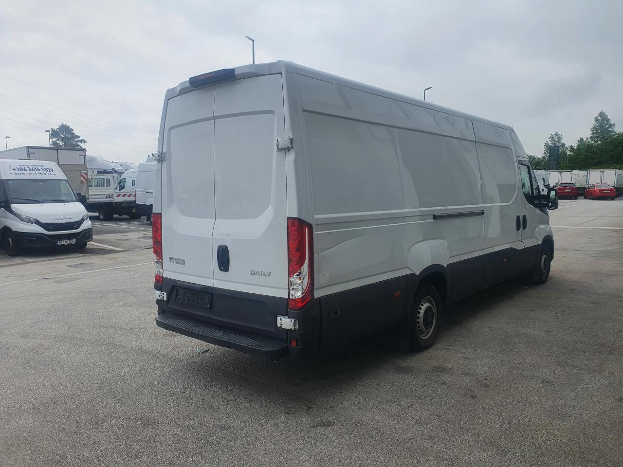 IVECO Daily 35S16V - Persontransport: bild 4 IVECO Daily 35S16V - Persontransport: bild 4