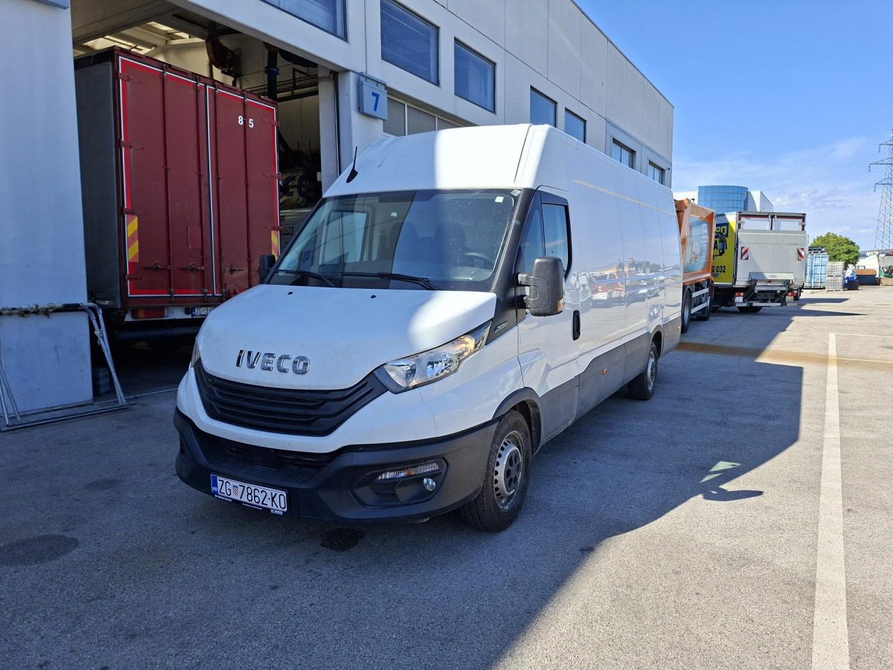 IVECO Daily 35S16V - Persontransport: bild 2 IVECO Daily 35S16V - Persontransport: bild 2