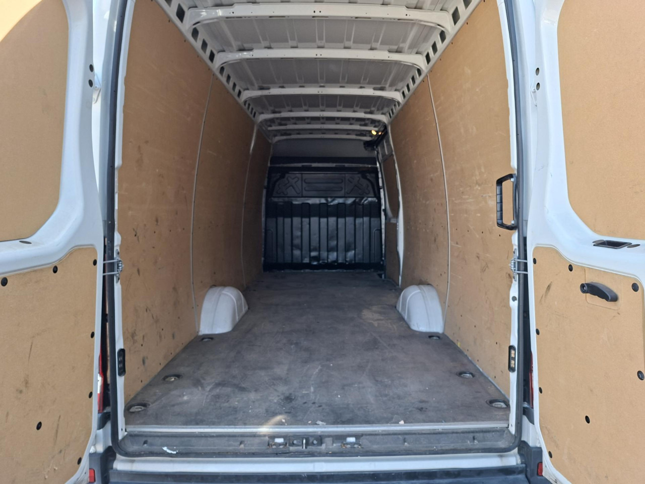 IVECO Daily 35S16V - Persontransport: bild 5 IVECO Daily 35S16V - Persontransport: bild 5