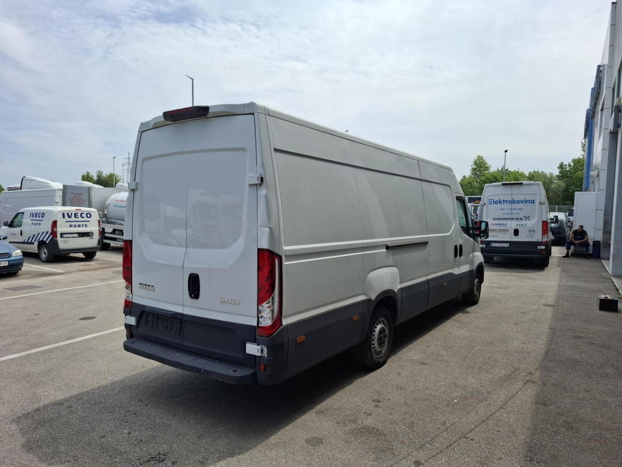 IVECO Daily 35S16V - Persontransport: bild 4 IVECO Daily 35S16V - Persontransport: bild 4