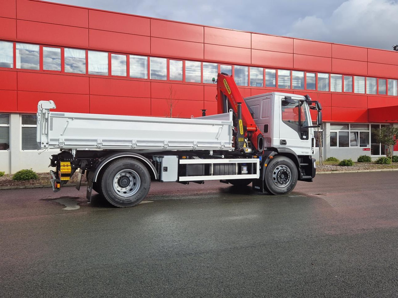 IVECO Eurocargo ML180E32 - Tippbil lastbil: bild 4 IVECO Eurocargo ML180E32 - Tippbil lastbil: bild 4