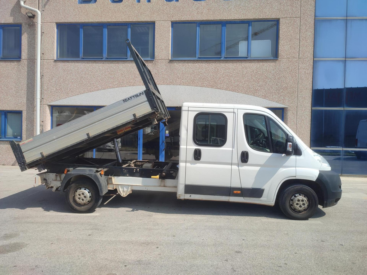 PEUGEOT Boxer 2.2 HDI - Transportbil med tippflak, Dubbelhytt transportbil: bild 5 PEUGEOT Boxer 2.2 HDI - Transportbil med tippflak, Dubbelhytt transportbil: bild 5