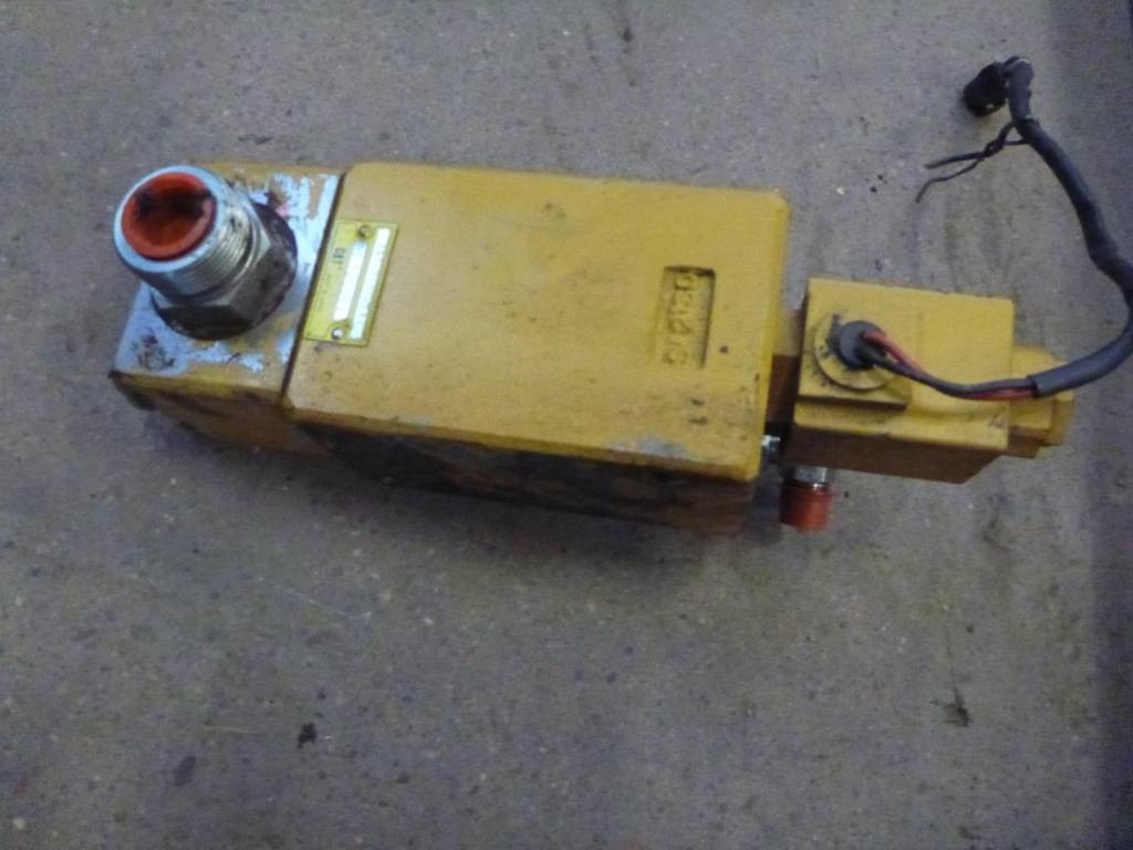CAT 374 D ventiler, 297-0371  - Hydraulik för Byggmaskiner: bild 2 CAT 374 D ventiler, 297-0371  - Hydraulik för Byggmaskiner: bild 2
