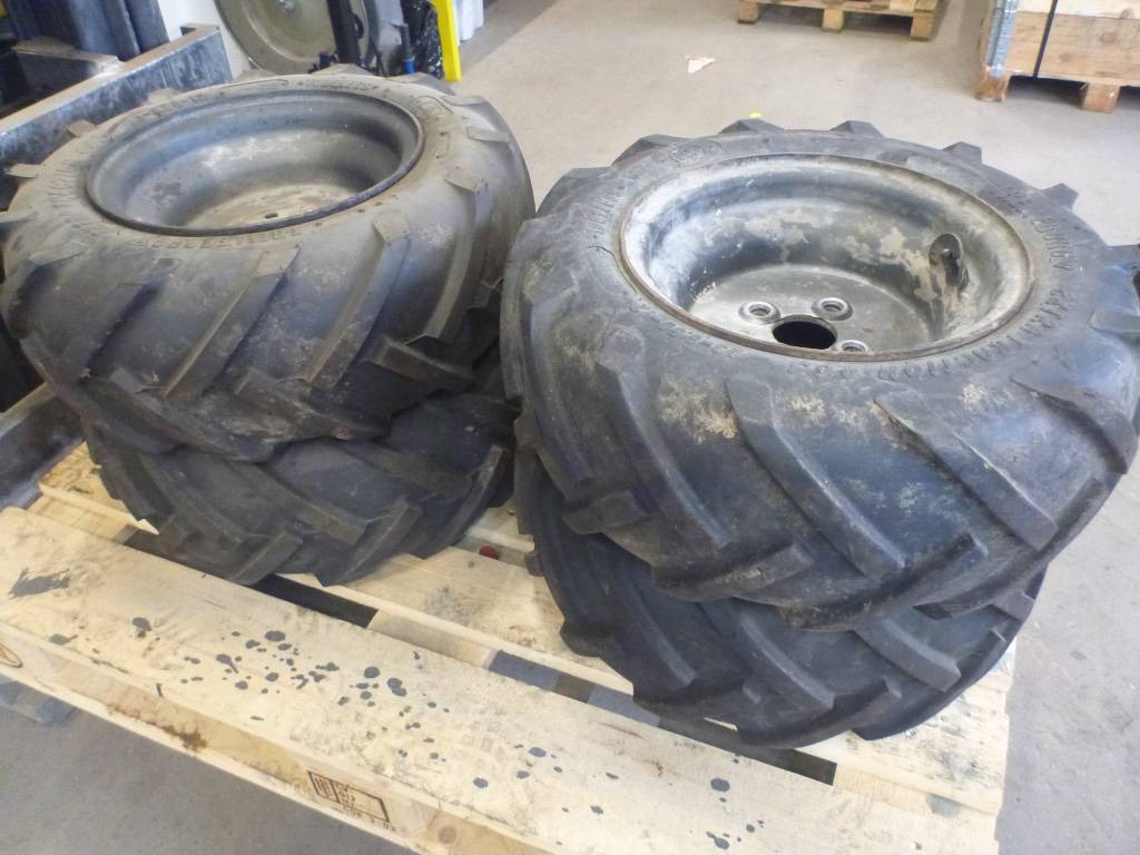 Däck med fälg Trelleborg, 23X8.50-12 - Axel och reservdelar för Byggmaskiner: bild 1 Däck med fälg Trelleborg, 23X8.50-12 - Axel och reservdelar för Byggmaskiner: bild 1
