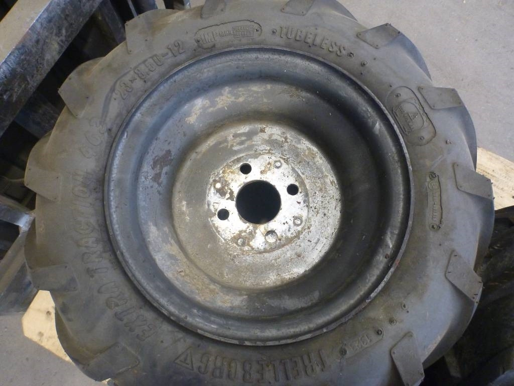 Däck med fälg Trelleborg, 23X8.50-12 - Axel och reservdelar för Byggmaskiner: bild 2 Däck med fälg Trelleborg, 23X8.50-12 - Axel och reservdelar för Byggmaskiner: bild 2