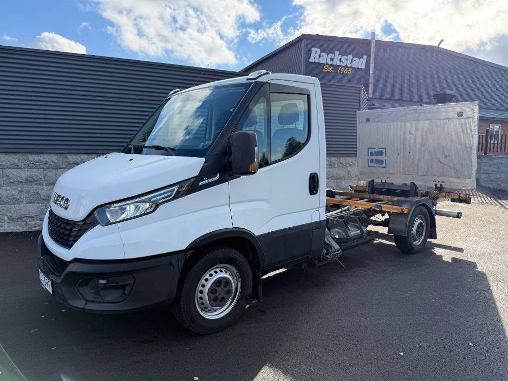 Iveco Daily 35 - NP Hi - Matic  - Skåpbil: bild 1 Iveco Daily 35 - NP Hi - Matic  - Skåpbil: bild 1
