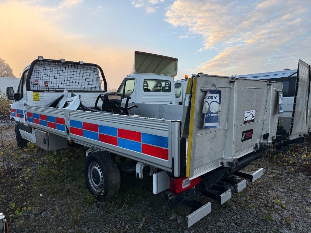 Komplett Flak, bakgavelhiss & verktygslådor - Ram/ Chassi för Lastbil: bild 2 Komplett Flak, bakgavelhiss & verktygslådor - Ram/ Chassi för Lastbil: bild 2