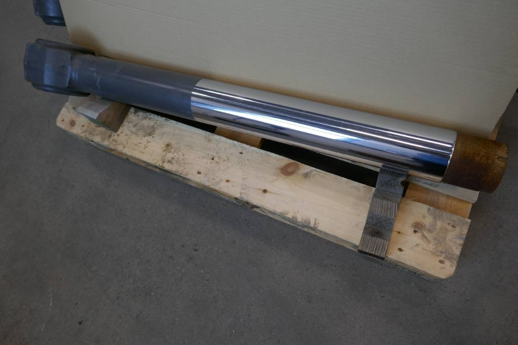 Volvo Kolvstång L150/180 - Hydraulik för Byggmaskiner: bild 1 Volvo Kolvstång L150/180 - Hydraulik för Byggmaskiner: bild 1