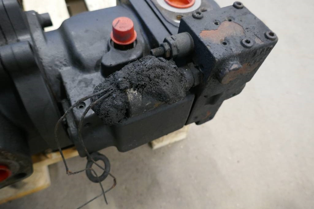 Volvo L 250 G, Hydraulikpump voe15172809 - Hydraulik för Byggmaskiner: bild 4 Volvo L 250 G, Hydraulikpump voe15172809 - Hydraulik för Byggmaskiner: bild 4